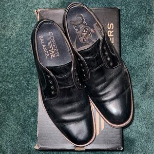 Men’s black dress shoes